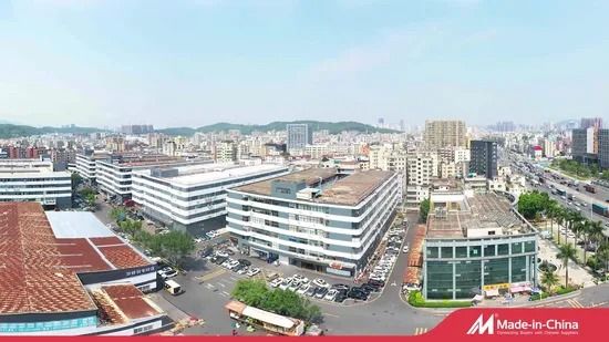 12 Fibers OM4 50/125μm MPO Trunk Cable with 850nm/1300nm Wavelength and 3.0mm OD