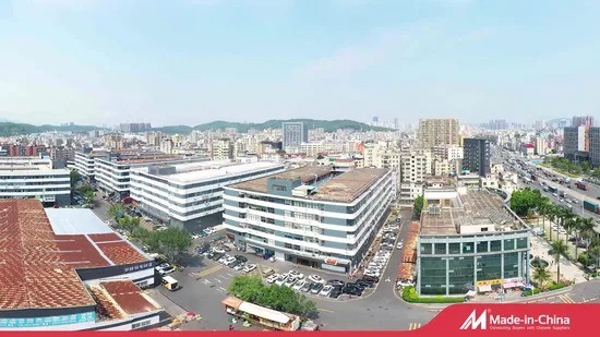 MPO Male to LC 0.9mm Fiber Cable Patchcord with Hytrel Jacket and 0.3M Length for Data Centers